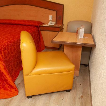 Hotel Tres Colonias - Solo Adultos メキシコシティ エクステリア 写真