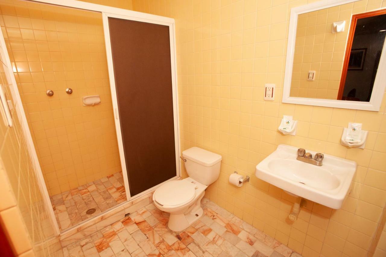 Hotel Tres Colonias - Solo Adultos メキシコシティ エクステリア 写真