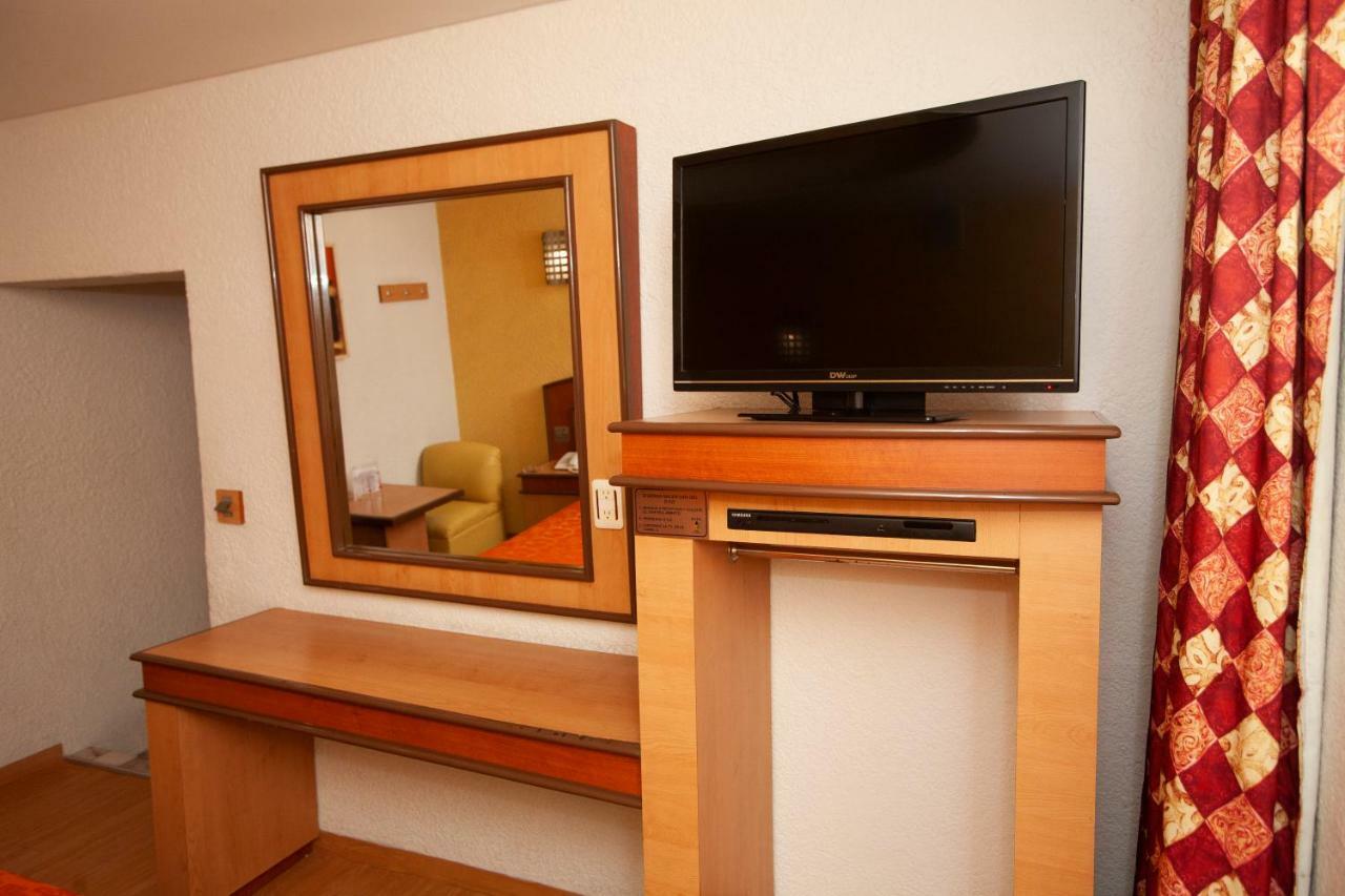 Hotel Tres Colonias - Solo Adultos メキシコシティ エクステリア 写真