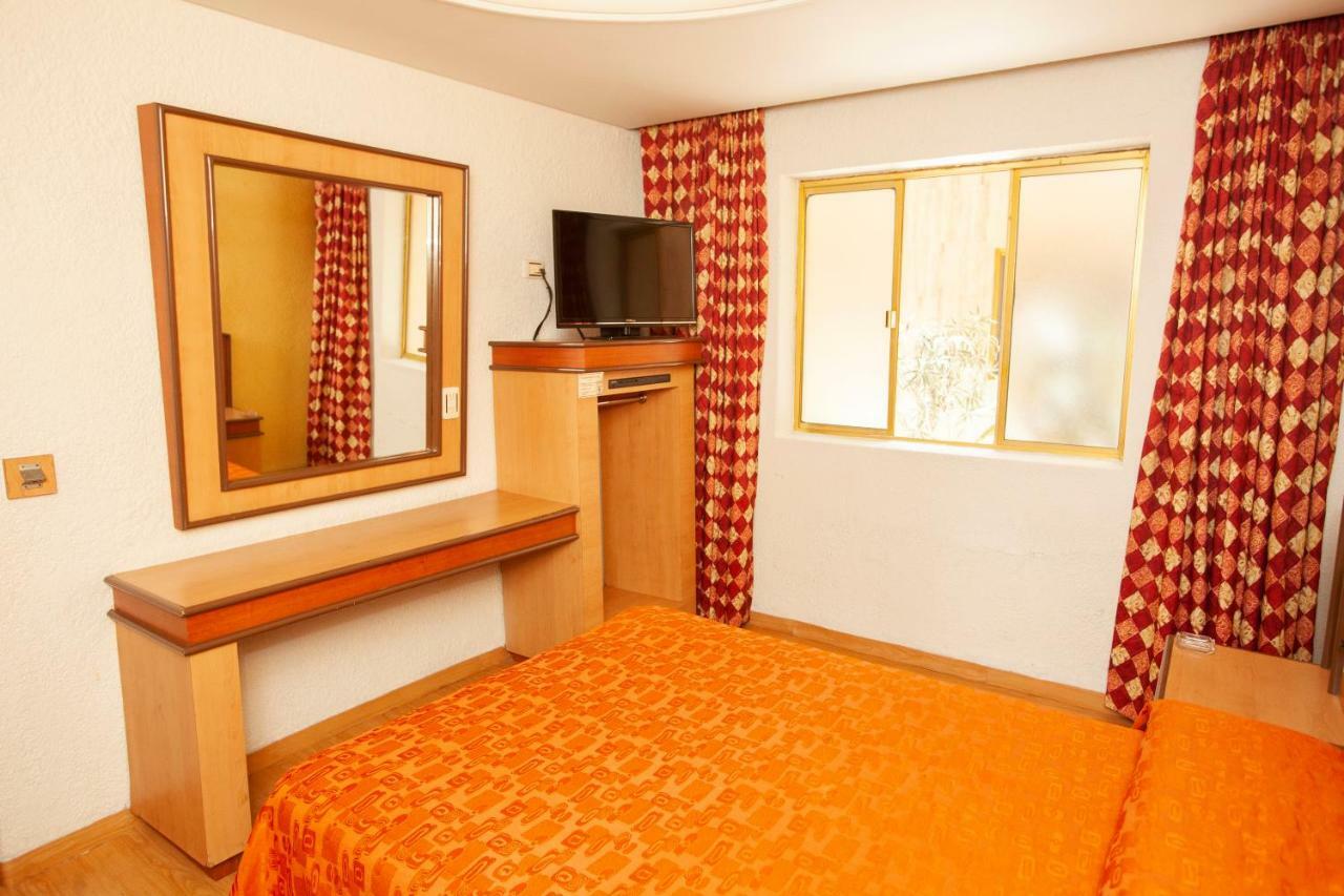 Hotel Tres Colonias - Solo Adultos メキシコシティ エクステリア 写真