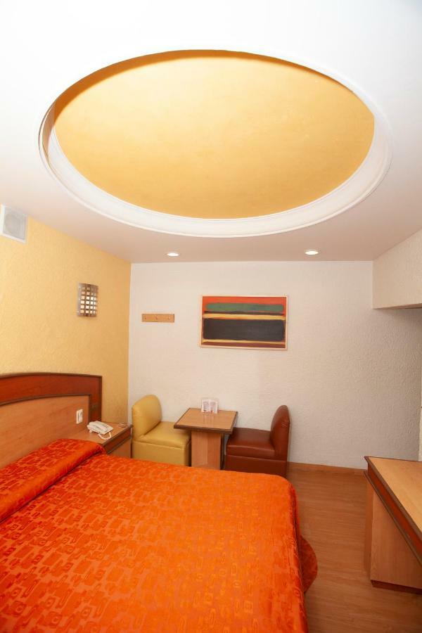 Hotel Tres Colonias - Solo Adultos メキシコシティ エクステリア 写真