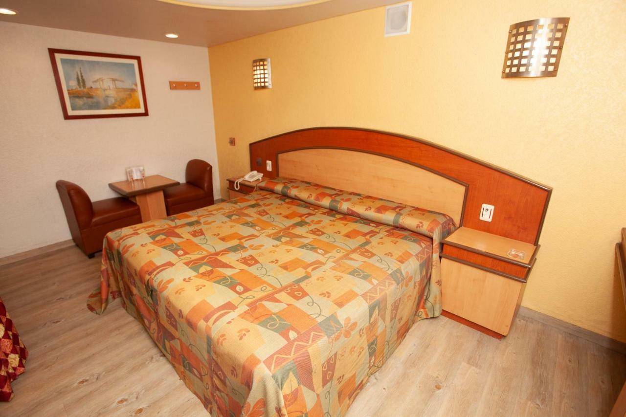 Hotel Tres Colonias - Solo Adultos メキシコシティ エクステリア 写真
